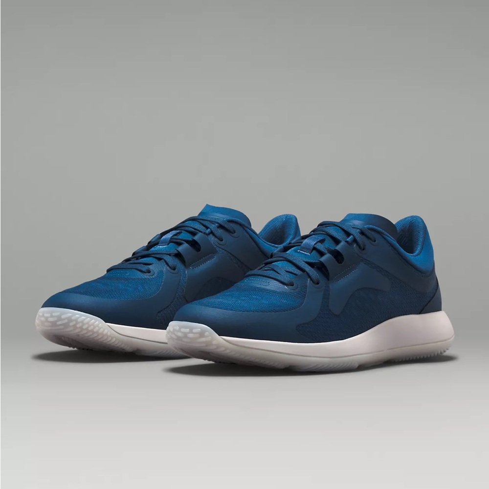 Lululemon Strongfeel shoes sz9